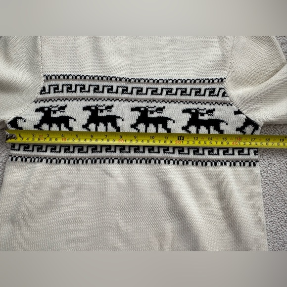 Holiday Sweater - Picture 3 of 6